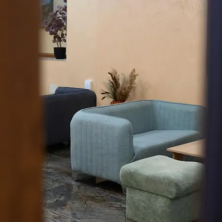 Hotel Leda