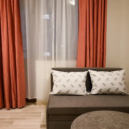 Отель Leda